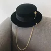 Szerokie brzegowe czapki wiadra fibonacci fedora retro wełna poczuła kobiety europejska punkowa łańcuch nowatorski flat top cap street moda dzika trend 230214