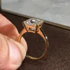 Обручальные кольца Принцесса Cut White Zircon Square Cone Ring Женское роскошное хрустальное обручальное обручание