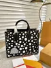 10A L Bag Cross Body Onthego PM Bag Bag Women 2023 Polka Dots YK Handbag Designer Monograms Lady Crossbody Bag 35cm Counter Counter على شكل قرع