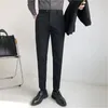 Calças masculinas terminam o bem alto da primavera e verão de luxo coreano Slim Fit Fashion Moda Versátil Ice Silk Casual Men