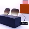 Designersolglasögon för män för kvinnor Lyxiga solglasögon Mode Large Square Drive Goggle Beach Glasögon Brev med låda 7 färger