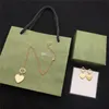 Neueste Designer Herz Halskette Ohrringe Brief Gedruckt Anhänger Ohrring Frauen Klassische Party Geschenk Halsketten Schmuck Sets