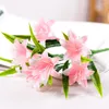 Dekorativa blommor som säljer 5st Lily Artificial Plastic Plants Diy Home Living Room Outdoor Garden Porch Bedroom Office Desk Ded Decoration