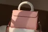 Дизайнерские сумки через плечо Letter Hasp Сумки контрастного цвета Женские элементы High Street Стильные сумки Twist And Twisty Chain Сумки Многоцветная плиссированная сумка с ручкой