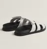 Chype de sandales de luxe d'été Chypre Chaussures Calfskin en cuir Slip sur les pantoufles de plage Comfort Slide Flats Homme STRAPE RÉGLABLE CONCUTÉE WAL3070185