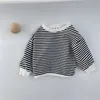 Tshirts 03y Sorto listrado de bebê fofo menina solta camisa de fundo simples menino Allmatch algodão mangas compridas camiseta 230214