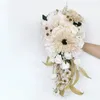 Fiori decorativi Bouquet da sposa Colore crema Girasoli rosa Margherita e foglie artificiali per decorazioni di festival di nozze