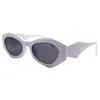 Designer solglasögon för kvinnamodstil skyddar UV400 -linsens ursprungliga glasögon generös avant garde stil män och kvinnor utomhus sport solglasögon med låda