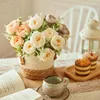 Flores decorativas de 35 cm de chá artificial branco de chá de chá rosa de seda 5 cabeças FLORES FLORES FROES PAR