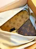 Högkvalitativa designers Axelväskor Kvinnor Handväska Oxiderande Läder POCHETTE Elegant Messenger Bag Lyx Crossbody Shopping Plånböcker Tote