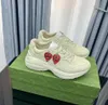 Z projektantami pudełkami buty ggity 2022 Rhyton Sneakers Buty Beige Men Men trenerzy luksusowe damskie projektanci butów Sneaker El