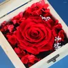 Dekorativa blommor bevarade i Glass Dome Eternal Rose Decoration Red Ecuador Presentlåda kan sätta Ring Wedding Valentines Day Mother's