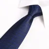 Bow Ties Yüksek kaliteli 2023 Tasarımcılar Markalar Moda İş Rahat 7cm Slim Erkekler için Slim Dimi Donanma Kravat Hediye Kutusu ile Çalışma