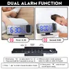 Skrivbordsklockor LED Digital Alarm Clock Watch Table Electronic Desktop Clocks USB Wake Up FM Radio Time Projector Snooze Funktion 2 Alarm 230214