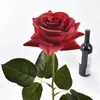 Dekorative Blumen 1PCS fühlen feuchtigkeitsspendende Rose künstliche Blumenschießen Requisiten gefälschte Blumenwedding -Versorgung Wohnzimmer Dekoration