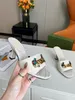Designer kvinnors tofflor komfort höjd sandaler mode sexig elektrisk broderi flip-flop 35-43 med ram