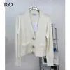 Tricots pour femmes Tees Designer Small 2022 automne et hiver nouveau cardigan tricoté boutique d'artisanat col en V perle gland manteau en cachemire A5UU