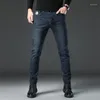 Jeans pour hommes 2023 automne printemps ajusté Denim extensible droit Style classique Badge jeunesse hommes affaires pantalon décontracté