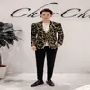 Blazer de primavera para hombre, Blazer con estampado de rayas doradas de lujo, chaqueta informal de negocios ajustada para hombre, chaqueta para fiesta de graduación de cantante de club nocturno de talla grande M-5XL