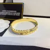 Europe America Fashion Style Armband Kvinnor Bangle Designer Letter Armband Crystal 18K Gold Plated rostfritt stål Bröllopsälskare Gift Smycken S260