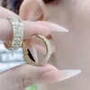 Pendientes de tuerca con forma de C de circón para mujer, colgante geométrico minimalista de lujo para boda, joyería exquisita, anillos para las orejas para mujer