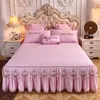 Jupe de lit 1pcs nordique noir princesse dentelle couvre-lits jupe de lit de haute qualité solide feuille antidérapante housse de matelas drap de lit sans taie d'oreiller 230214