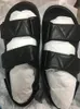 P vadderat nappa läder sandaler sportiga maskulina linjer har omarbetats skapa original modern passform med präglad triangel på övre med original låda 35 4 eooa
