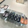 2023 Sandaler tofflor Summer Men's Bulk Tisters Women Plat Sandals Leather Tisters Unisex Casual Shoes Storlek 35-45