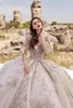 Bröllopsklänning Luxury Crystal Ball Gown Dresses Beading V Neck Long Sleeve Brudklänningar Spetsar Appliced ​​Pärlor Tiered Robes