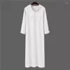 Etniska kläder Solid Color Muslim Robes Mens Long Sleeve Jubba Thobe Mult Pockets Kaftan Arabia Dubai med Hooded Loose Musulman Homme