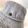 Varm designer hink hattar för kvinnor herr tweed hatt mode enkla lyxiga mössor hattar herrar motorhuven beanie sommarmonterad trucker cap 2302156bf