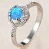 Fedi nuziali Classico femminile Anello in pietra opale blu con ciondolo color argento sottile per le donne Fidanzamento rotondo in cristallo da sposa vintage