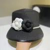 Designer Hat Hat Hat Fashion Pearls Flores de malha Caps Luxuros Menses Visor Chapé