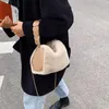 Kvällspåsar retro plysch handväskor för kvinnor modedesigner tunn kedja axelväska lady messenger dumpling satchels crossbody