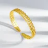 Bangle Fashion Hollow Out Bracciale a forma di moneta in rame Donna Classico design circolare retrò Braccialetti alla moda Accessori per gioielliBangle