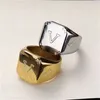 Guld Bokstav Blommor Band Ringar För älskare Bröllop Modedesigners Smycken Dam Damer Flickor Lyxmärken Guldsilver Ring