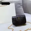 Bolso de hombro de moda para mujer, bolso de cuero auténtico con textura acolchada negra de diseñador, bolso con solapa frontal de cuatro botones y cordón fijo