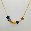 Цепи Простая элегантная металлическая пятиконечная звезда латунной золотоизглашенной цвет цветопередают в цепи с бисером с бисером
