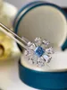 Vrouwen 925 Sterling Silver Crystal Flower Ring Dazzling Blue Gem Square Zirkoonring Geometrisch waterdruppel ontwerp Wedding Sieraden