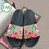 2023 Üst Tipper Erkek Kadın Siyah Çiçek Tuval Yeşil Mavi Çiçekler Slaytlar Tasarımcı Terlik Düz Slayt Moda Lüks Yaz Plajı Platform Kauçuk Duş Sandals