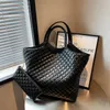 2023 icare maxi shopping bag Large designer bags quilted tote bags Attaches Women handbag Fashion black lambskin totes Shoulders Purse