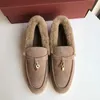 Designer loropiana charms skor ren original lp kvinnor skor high-end platta loafer skor får mocka plyschskor kanin hår varma bomullskor kvinnor