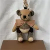 Designer de marcas de luxo kawaii urso chaveiro dos desenhos animados charme vintage brinquedo boneca carro chaveiro para mulheres saco ornamentos jóias presente