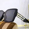 2023 H￶gkvalitativ lyxkvinnor Solglas￶gon Fashion Mens Sun Glasses UV Protection Men Designer Eyeglass Gradient Metal g￥ngj￤rn Kvinnor Spektakar Box