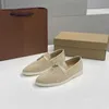 디자이너 Loropiana Charms Shoes LP LEFU 여성 여름 슬립 온 게으른 영국 소 가죽 완두콩 싱글 컴포트 아파트