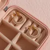 Hoop Huggie Trendy Pearl Jewelry Ladies Kerstgeschenk kristal gevulde ronde oorbellen voor vrouwen roestvrijstalen oorbel 230215