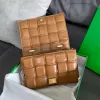 Kobiety torby na bicie plecione tofu tofu torebka luksusowe Projektanci torby oryginalne skórzane tkane z poduszką łańcuchową BrandWomensbags 2023ss
