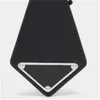 Unisex Keychains Mens Designer Keychain Fashion Keyrings For Woman Black Leather Luxury Key Chains Lanyards Car Key Ring Bag Charm