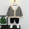 B130 vêtements de créateurs pour enfants new york Cardigan bébé garçon fille Pulls V-Neck tricots Jumper enfants manteau