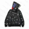 kamouflagemärke mäns hoodies tröjor bapes shark hoodies mens kvinnor camo haj full zip hoodie mode män stylist tecknad hajar mottled mönster j7mn